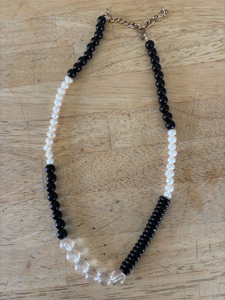 Classic Black And White Beaded Necklace - Elegant Womens Jewelry 10$